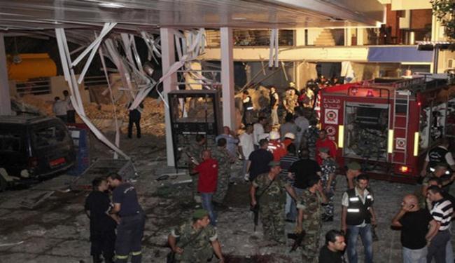 سبعة قتلى في انفجار داخل محطة للوقود في بيروت