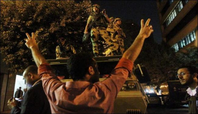 الغرب: الثورات العربية انقلابات عسكرية خفية؟!