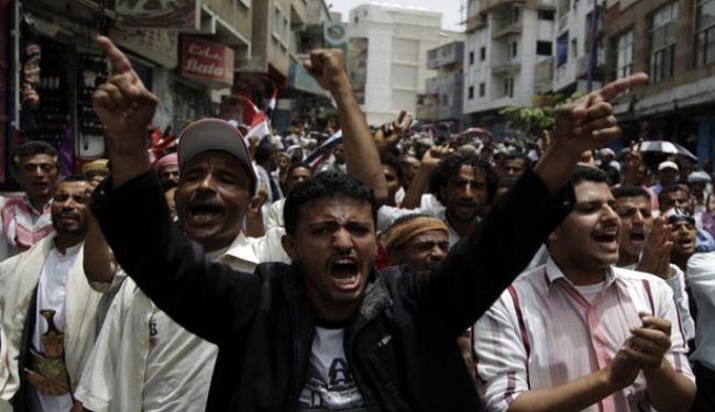 الوشلي يدعو لطرد السفير السعودي من اليمن