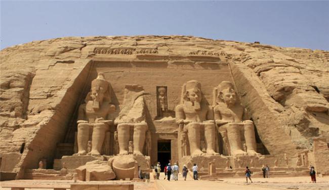 مصر تتطلع لاستقطاب 10 ملايين سائح هذا العام