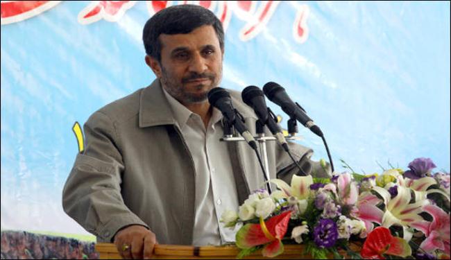 احمدي نجاد: ايران تريد تسجيل حضور مقتدر بالفضاء