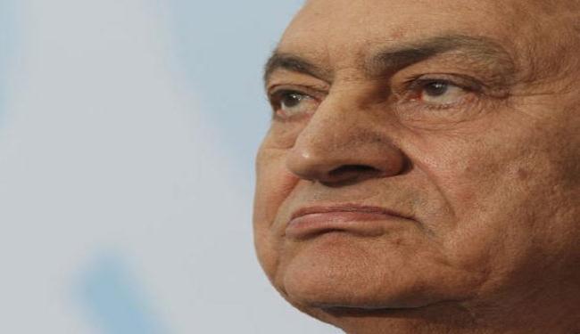 القضاء يوافق على استدعاء طبيب مبارك الالماني
