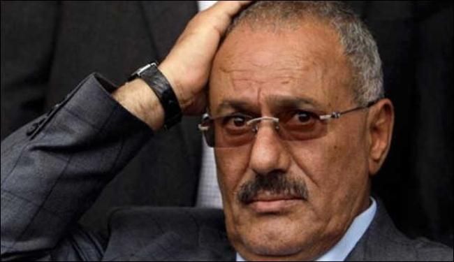 مظاهرات ضد صالح وانشقاق جديد بقواته
