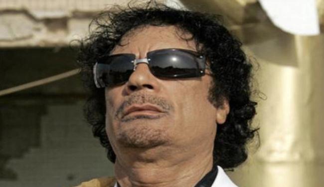 القذافي : لن اترك ارض اجدادي