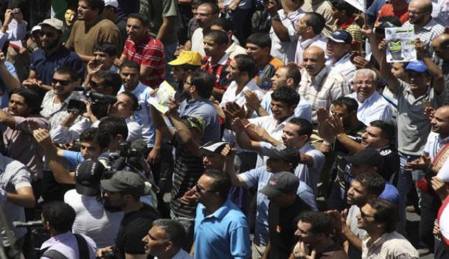 الاردنيون يطالبون بالاصلاح وينددون بقمع الصحافة