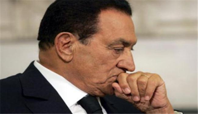 محاكمة مبارك ونجليه ستتم في القاهرة 