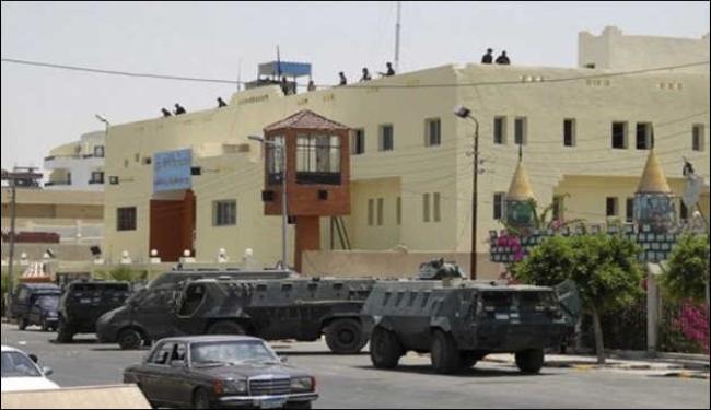 عسكري مصري يتهم دحلان بالمسؤولية عن اشتباكات العريش
