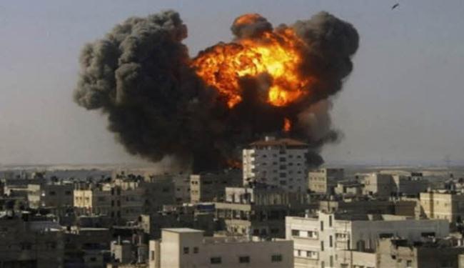 الطيران الحربي يستهدف موقعي تدريب ونفقا في غزة