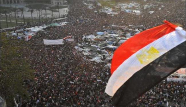 الانظمة الدكتاتورية تحاول اجهاض الثورة المصرية