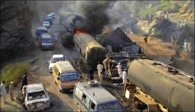 احراق 5 صهاريج للوقود للناتو في باكستان
