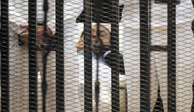 محامون كويتيون يصلون القاهرة للدفاع عن مبارك