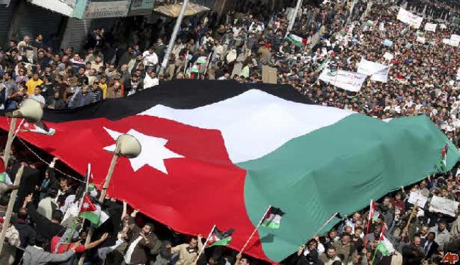 الأردن يمنع متظاهرين من الوصول لسفارة البحرين في عمان