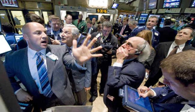  أزمة الديون تطيح بالبورصات الأوروبية