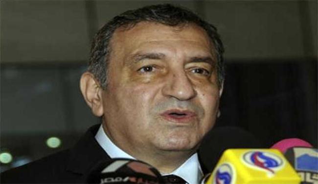 مصر: تداعيات هدم الجدار وشرف ينوي الإستقالة