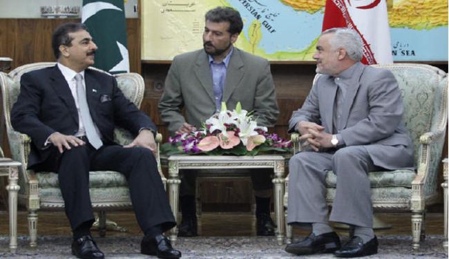 ايران وباكستان تؤكدان على تعزيز العلاقات الثنائية