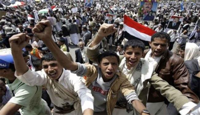 اليمنيون يتظاهرون لتجديد مطالبهم باسقاط نظام صالح