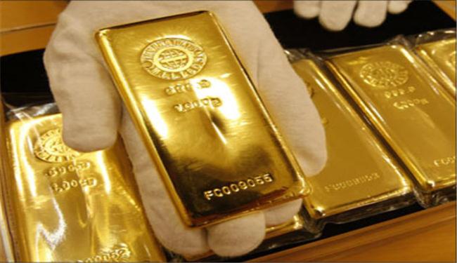 الذهب يهبط أكثر من 100 دولار