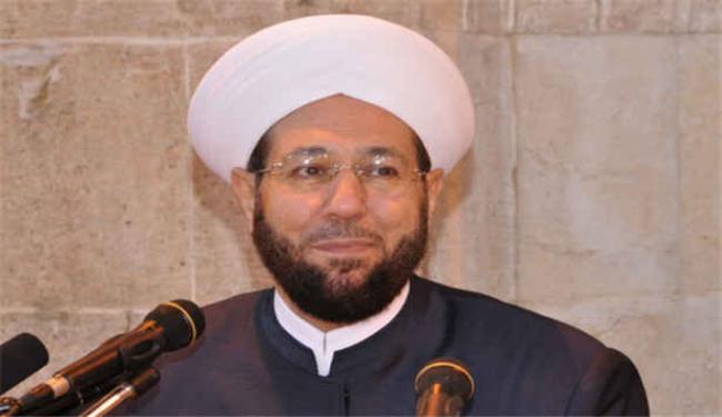 مفتي سوريا يتوعد أي اعتداء بحرب استشهاديين