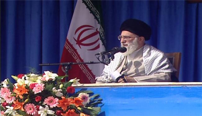 القائد: تريدون عزل ايران وانتم معزولون دوليا