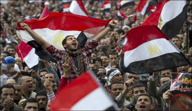 العداء بين الحكم السعودي وقوى في الثورة المصرية