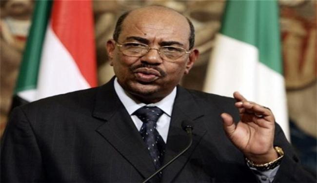 البشير: السودان زود ثوار ليبيا بالسلاح والذخيرة
