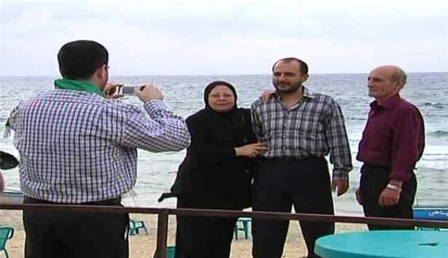 عودة الأسرى المحررين لممارسة حياتهم الطبيعية