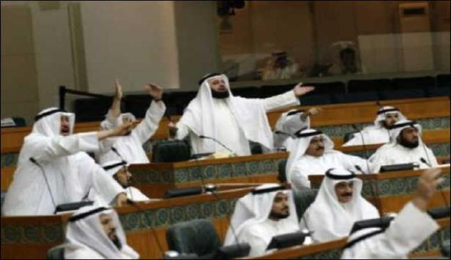 المعارضة الكويتية تتعهد اسقاط الحكومة دستوريا