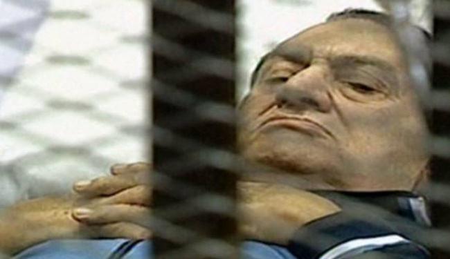 تأجيل محاكمة مبارك وأنصاره يعتدون على الاعلاميين