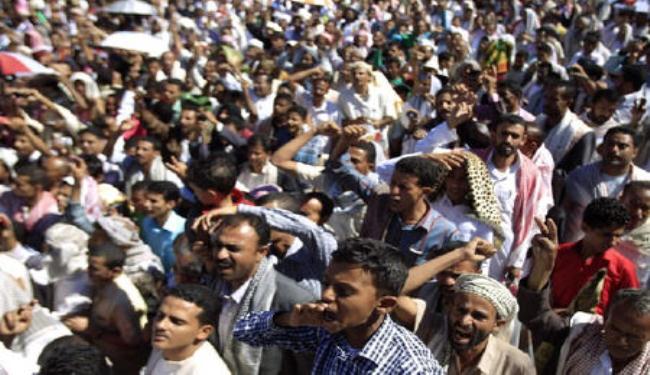 انفجار قنبلة في احدى ثكن الحرس الجمهوري بتعز