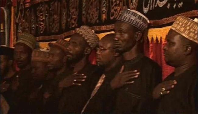 مسلمو نيجيريا يحيون ذكرى استشهاد الحسين (ع)