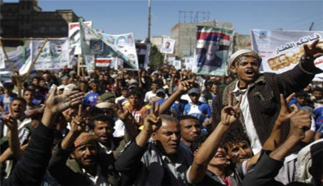 اليمنيون يتظاهرون للمطالبة باعدام صالح
