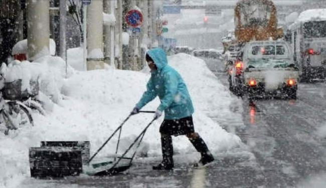 الاحوال الجوية السيئة اودت بحياة 83 شخصا في اليابان