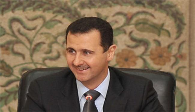 الاسد يصدر مرسوما باعتماد الدستور الجديد