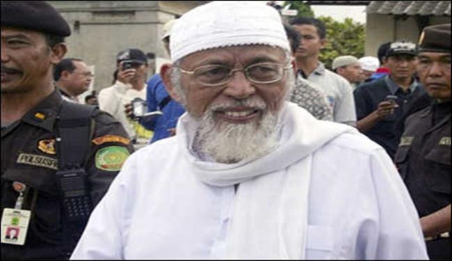عالم دين اندونيسي يدعو لمحاربة اميركا