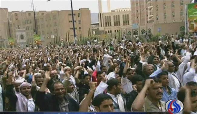ثوار اليمن يرفضون إختزال المطالب بهيكلة الجيش