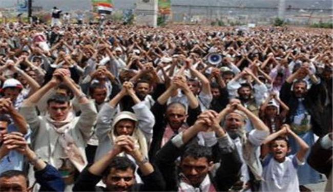 اليمنيون يؤكدون على محاكمة قتلة الثوار