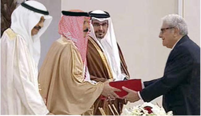 حاكم البحرين يتسلم نتائج 