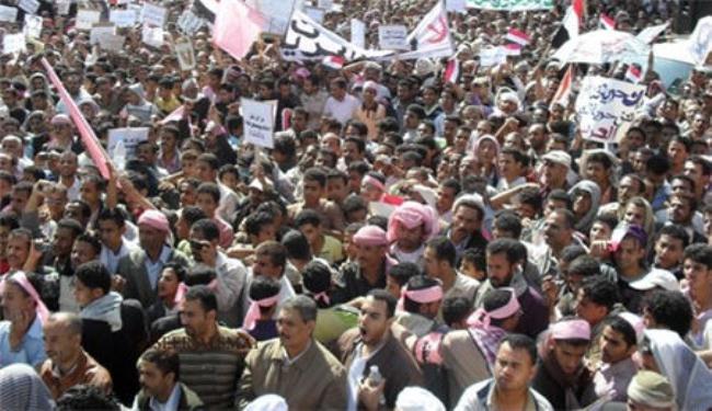 اليمنيون يطالبون باسقاط بقايا نظام صالح
