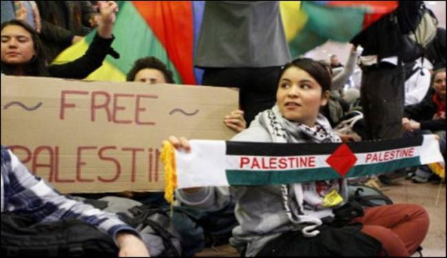 أوروبا تمنع نشطاء من التضامن مع فلسطين