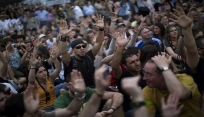محتجون اسبان يواصلون التظاهر احياء لذكرى احتجاجات العام الماضي