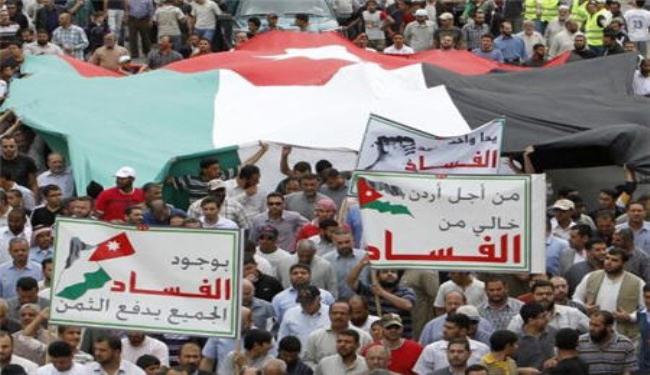 المتظاهرون الاردنيون .. لا استقلال الا بالاصلاح
