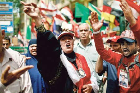 تظاهرات مصريها عليه احمد شفیق