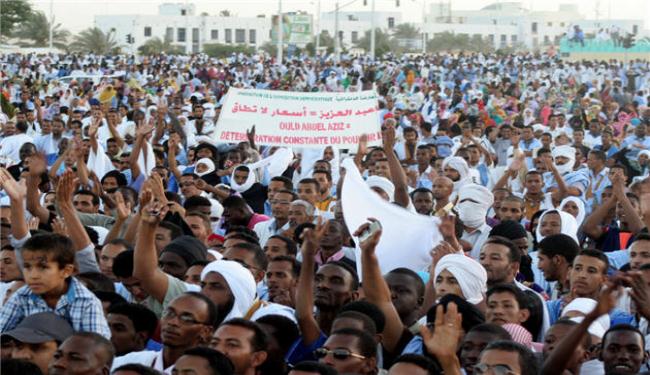 تفريق متظاهرين يطالبون برحيل الرئيس في نواكشوط