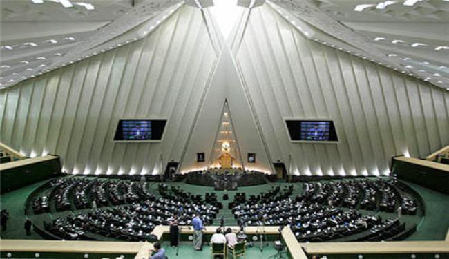 البرلمان الايراني الجديد يبدأ اعماله بكلمة لقائد الثورة
