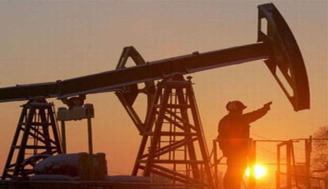برنت يغلق منخفضا بعد خفض التصنيف الائتماني لاسبانيا