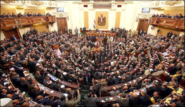 البرلمان المصري يناقش تداعيات احكام مبارك واعوانه
