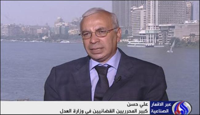 حقوقي: شفيق سيترك الانتخابات اذا اقر قانون العزل السياسي
