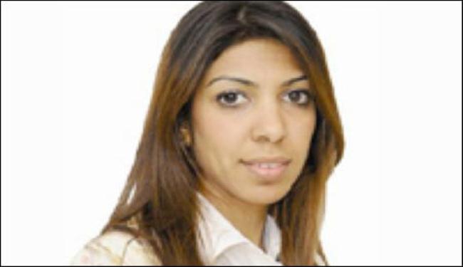 محاكمة شرطية بحرينية بتهمة تعذيب صحفية  