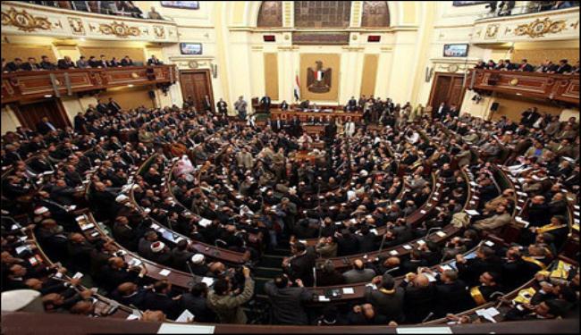 البرلمان المصري يصوت على مرشحي صياغة الدستور