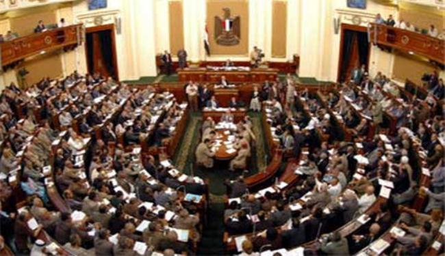 محكمة مصر تلغي ثلث البرلمان وترفض العزل السياسى